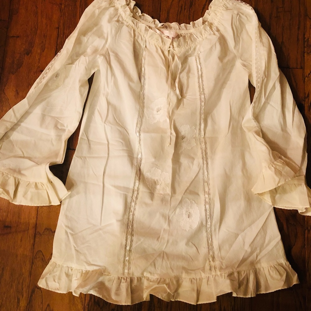 Adorable Victoria’s Secret night gown